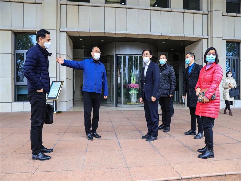 普陀區委書(shū)記曹立強一行慰問(wèn)調研中森公司