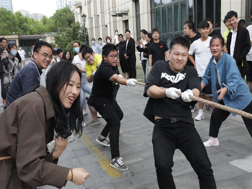 中森公司工會(huì )組織開(kāi)展拔河比賽